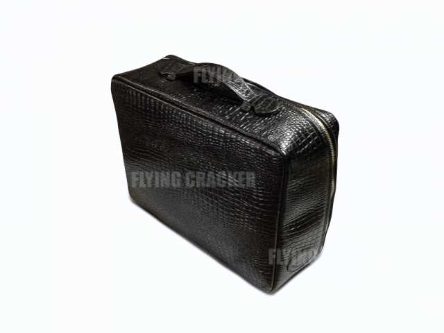 Женская косметичка черная FLYING CRACKER, фото 1